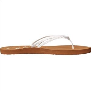 Womens Roxy strappy flip flops